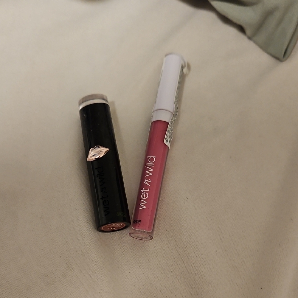 Wet n Wild Lip Stick And Gloss
